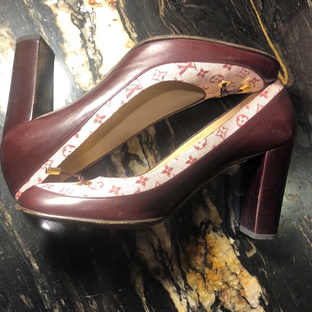 Louis Vuitton heels - Picture 4 of 11